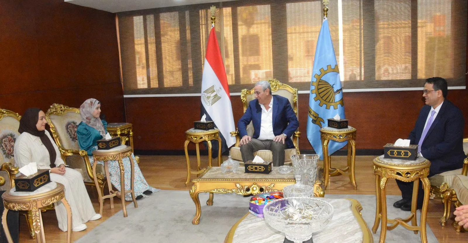 صور: محافظ الغربية يحتفي بأوائل الدبلومات الفنية على مستوى الجمهورية