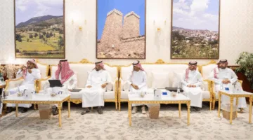 وكيل إمارة الباحة يستعرض إنجازات وخطط مركز الصم لعام 2025