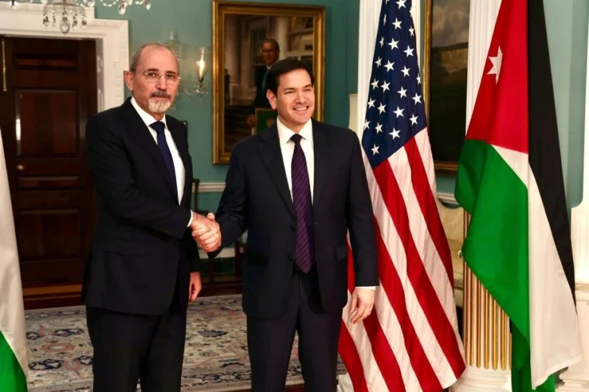 وزير الخارجية الأمريكي يجتمع مع نظيره الأردني