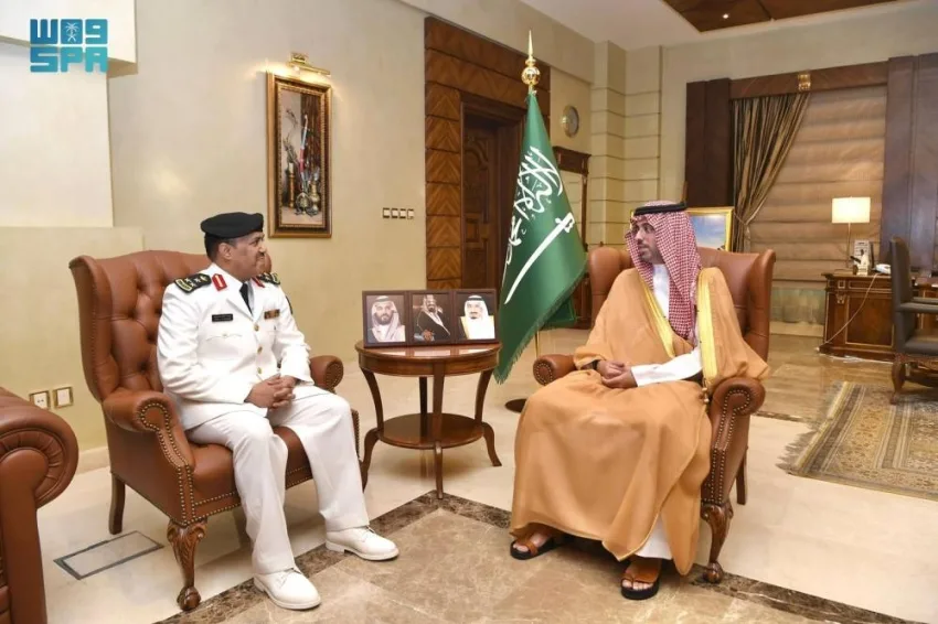 سعود بن جلوي يتفقد أداء حرس الحدود سعود بن جلوي يتفقد أداء حرس الحدود