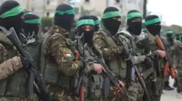 حركة حماس تقدم للوسطاء إجاباتها النهائية بشأن اقتراح ceasefire في غزة وتبادل الأسرى، وإسرائيل تراجعها.