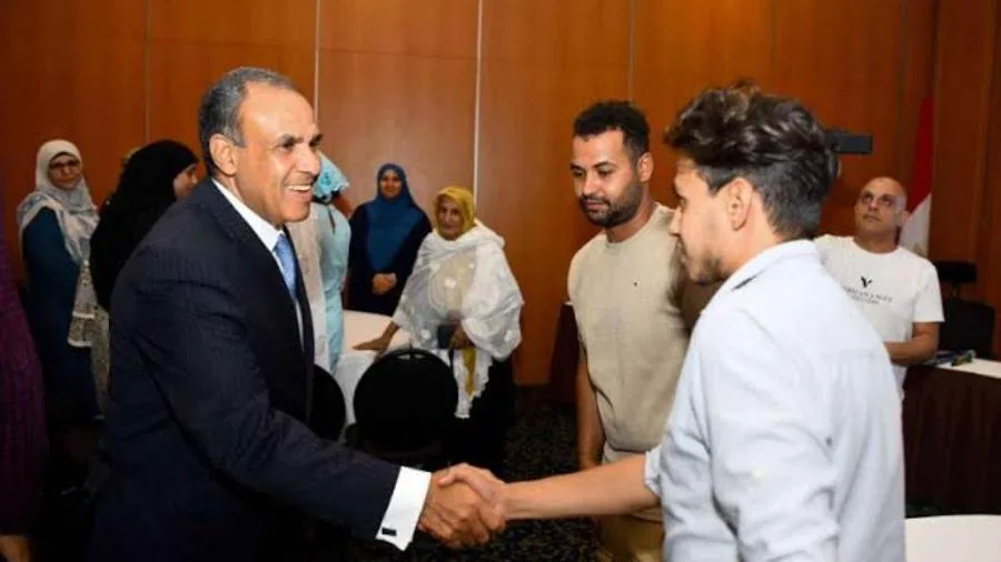 وزير الخارجية وشؤون الهجرة يجتمع مع الجالية المصرية في مالي وزير الخارجية وشؤون الهجرة يجتمع مع الجالية المصرية في مالي