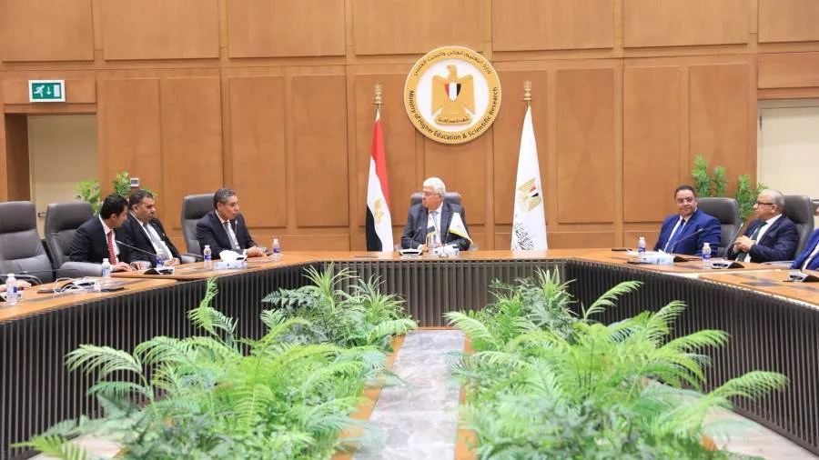 وزير التعليم العالي يكرم الطلبة الفائزين في مسابقة “معًا” لمكافحة الأفكار المنحرفة