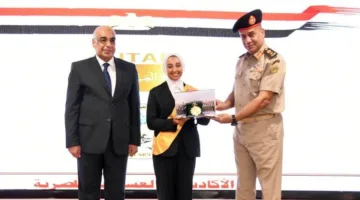 تخرج الدفعة الثالثة من العاملين بالهيئات القضائية والدفعة الأولى من المنتسبين لمصلحة الطب الشرعي بعد انتهاء برامجهم التدريبية في الأكاديمية العسكرية المصرية.