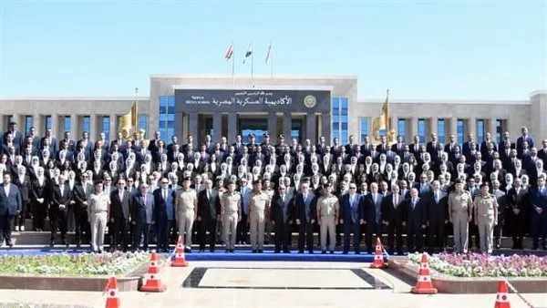تخرج دفعتين من العاملين في الهيئات القضائية و«الطب الشرعي» بعد انتهاء تدريباتهم في الأكاديمية العسكرية تخرج دفعتين من العاملين في الهيئات القضائية و«الطب الشرعي» بعد انتهاء تدريباتهم في الأكاديمية العسكرية