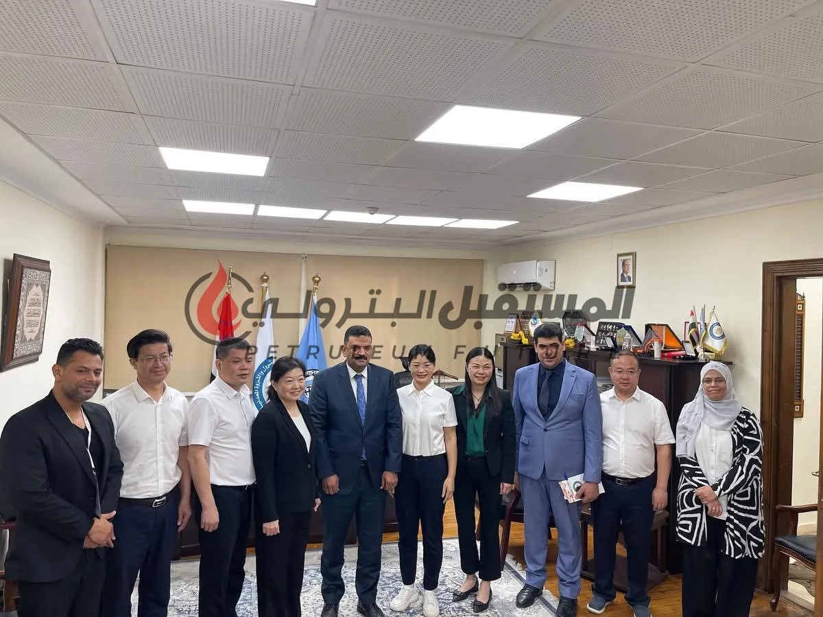 وفد جيولوجي من الصين يزور هيئة الثروة المعدنية ويجتمع مع ياسر رمضان