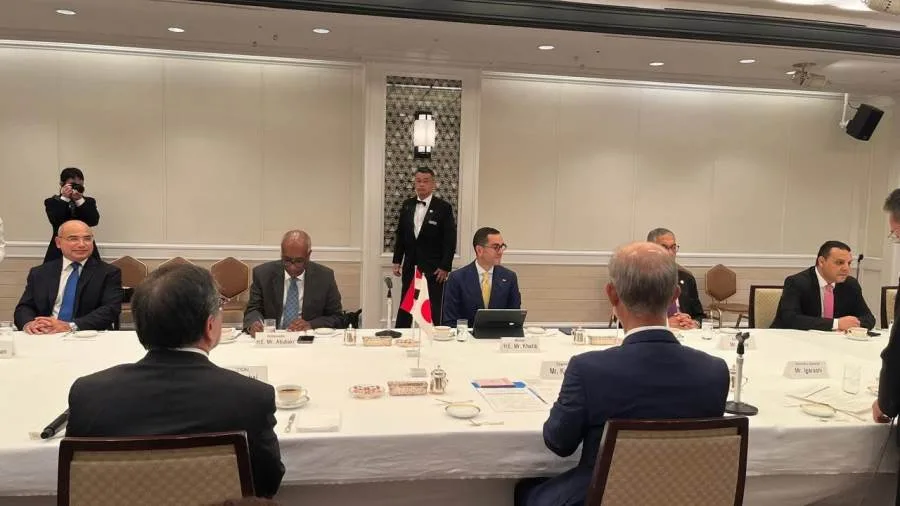 وزير الاستثمار يشارك في اجتماع مائدة مستديرة مع عدد كبير من قادة الأعمال في اليابان