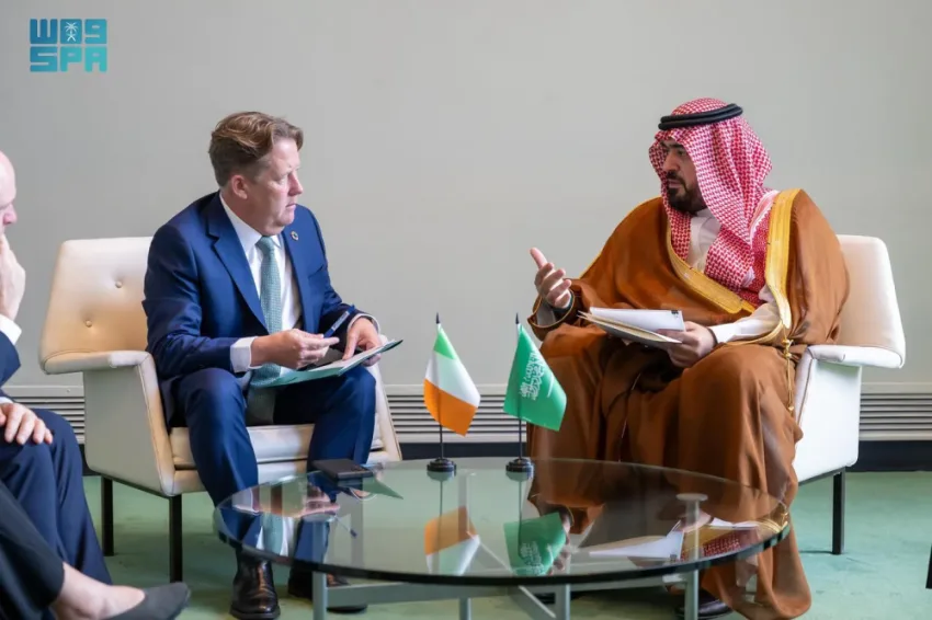 وزير الاقتصاد والتخطيط يعقد اجتماعاً مع نظيره وزير المناخ والبيئة والطاقة ووزير النقل في إيرلندا. وزير الاقتصاد والتخطيط يعقد اجتماعاً مع نظيره وزير المناخ والبيئة والطاقة ووزير النقل في إيرلندا.