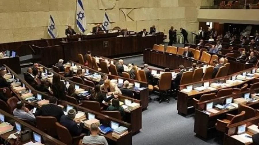اتحاد العمال يستنكر موافقة الكنيست على تنفيذ السيادة الإسرائيلية في الضفة الغربية المحتلة اتحاد العمال يستنكر موافقة الكنيست على تنفيذ السيادة الإسرائيلية في الضفة الغربية المحتلة