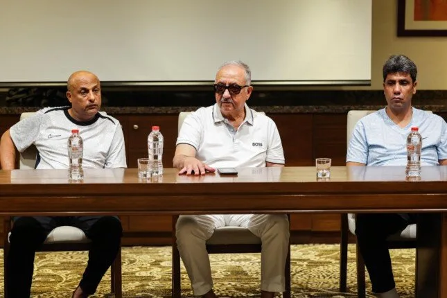 رئيس نادي البنك الأهلي يلتقي بالجهاز الفني واللاعبين في معسكر برج العرب رئيس نادي البنك الأهلي يلتقي بالجهاز الفني واللاعبين في معسكر برج العرب