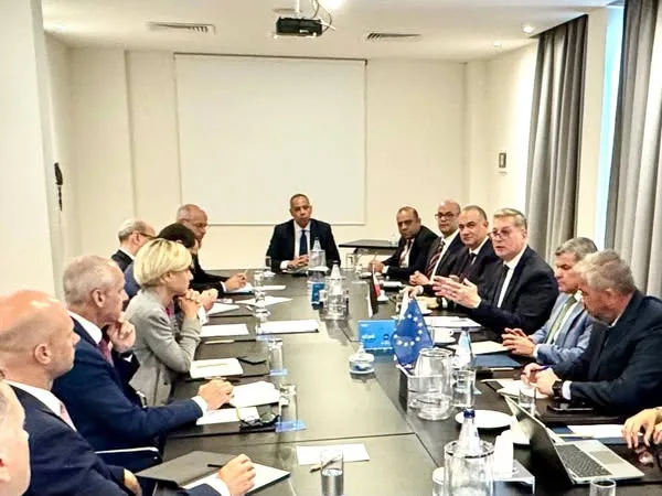 مصر وقبرص تناقشان سبل التعاون في مشاريع الغاز وربط حقلي كرونوس وأفروديت بالبنية التحتية مصر وقبرص تناقشان سبل التعاون في مشاريع الغاز وربط حقلي كرونوس وأفروديت بالبنية التحتية