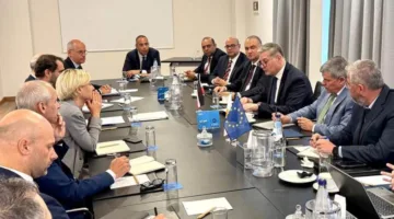 وزير البترول يلتقي وزير الطاقة والتجارة والصناعة القبرصي في نيقوسيا عاصمة قبرص