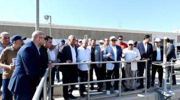 وزير الإسكان ومحافظ الدقهلية يختتمان جولتهما بزيارة محطة مياه الشرب “ميت خميس” بقدرة 204 آلاف متر مكعب يومياً والمعمل المركزي.