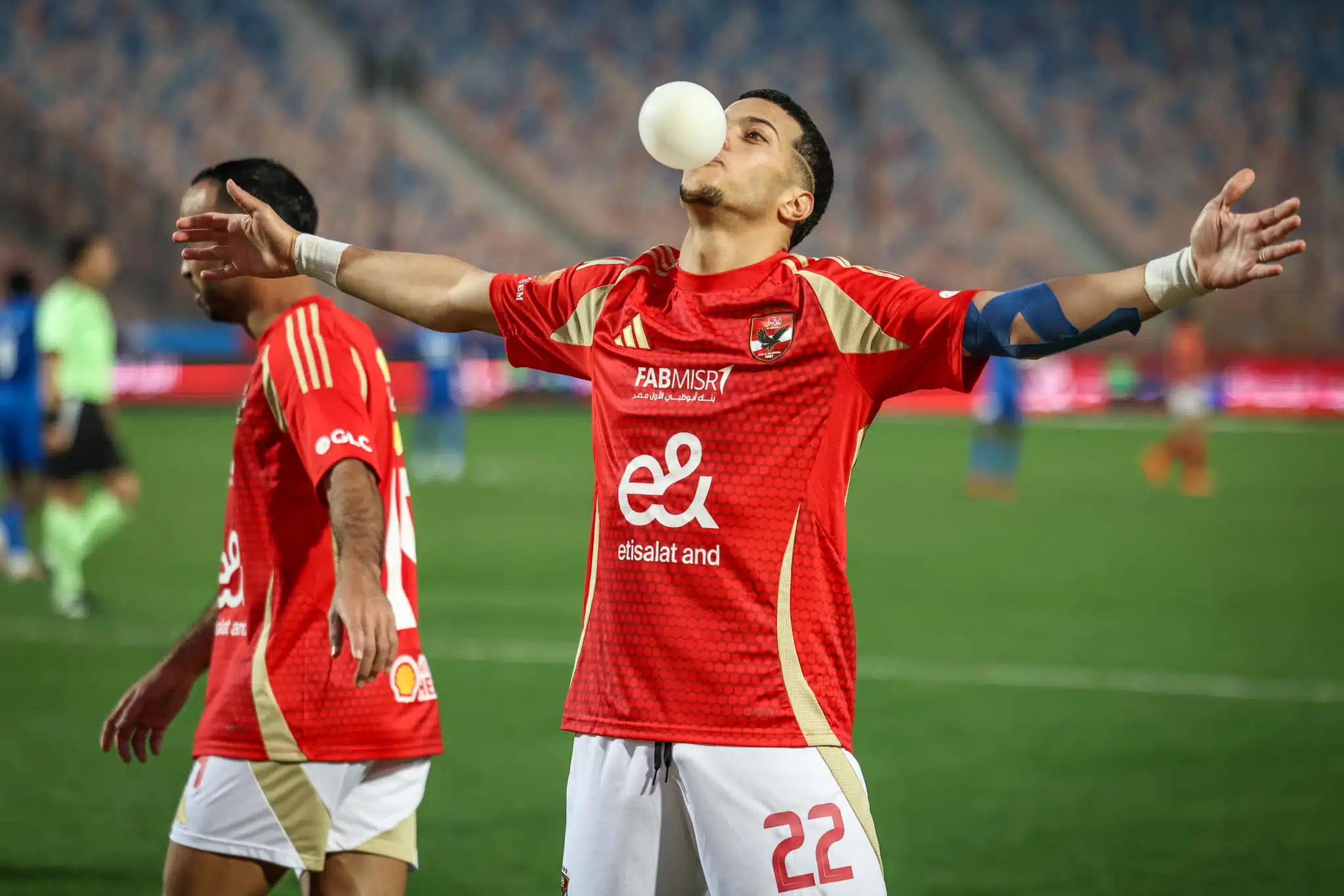 إمام عاشور يثير انشغال جماهير الأهلي.. ما الذي قام به؟