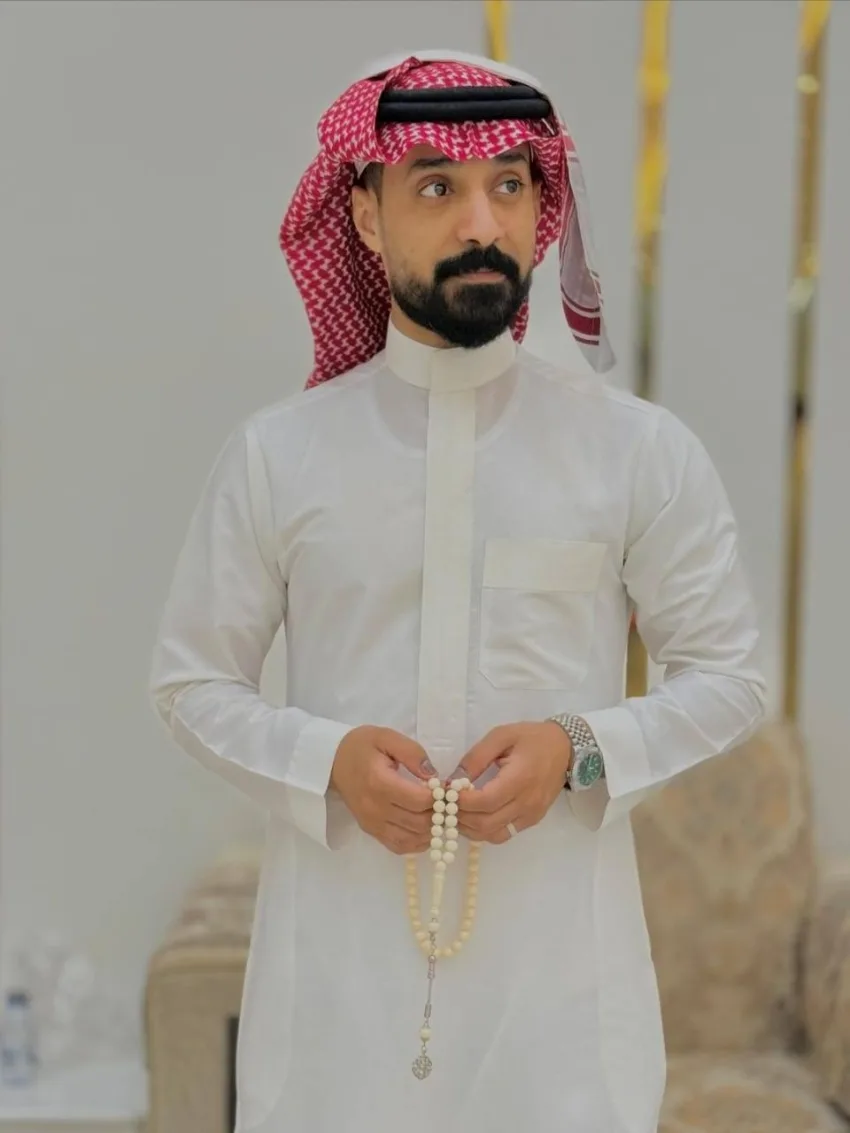 أحمد يضيء منزل علي بن أحمد المريحل