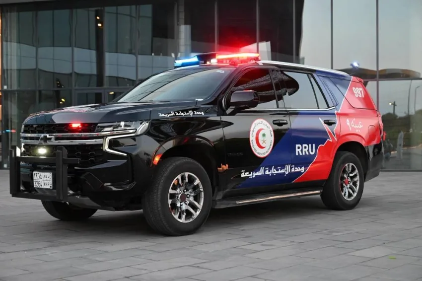 بكفاءة مهنية، الهلال الأحمر يُنقل مريضًا يعاني من مشاكل قلبية مباشرة إلى غرفة القسطرة في جدة.