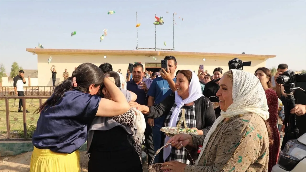 سنجار: إيزيدية ت reunited مع عائلتها بعد 11 عامًا من الاختطاف