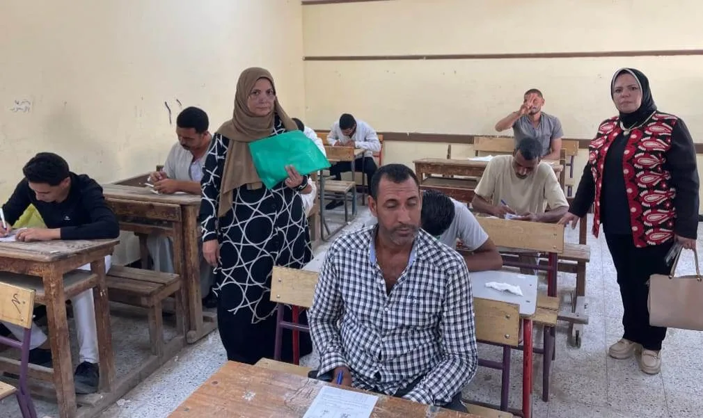 طلاب جامعة دمنهور يساهمون في تعليم 160 شخصًا في حوش عيسى.