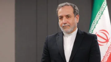إيران تشدد على استمرارية برنامجها النووي السلمي.