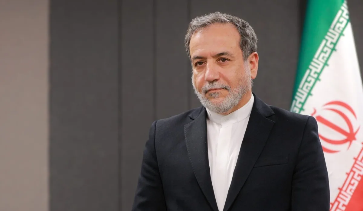 إيران تشدد على استمرارية برنامجها النووي السلمي. إيران تشدد على استمرارية برنامجها النووي السلمي.