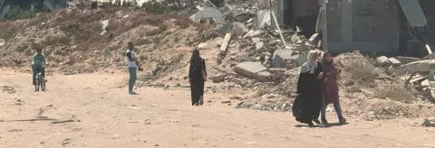 لماذا لا تصل المساعدات الضرورية إلى سكان غزة؟