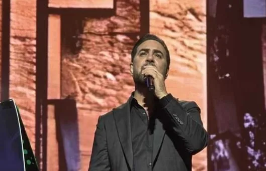 وائل جسار يسحر جمهوره خلال حفله في مهرجان جدة 2025