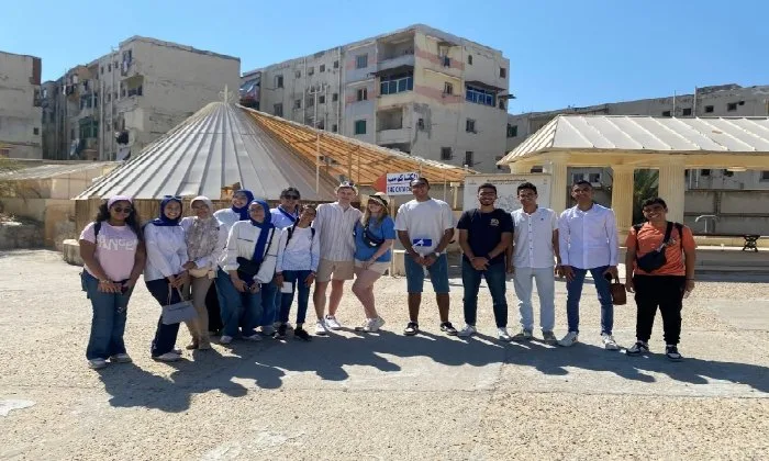 طلاب الإسكندرية يقومون بجولات ميدانية في المتاحف والمعالم التاريخية احتفالًا بالعيد القومي للمحافظة. طلاب الإسكندرية يقومون بجولات ميدانية في المتاحف والمعالم التاريخية احتفالًا بالعيد القومي للمحافظة.