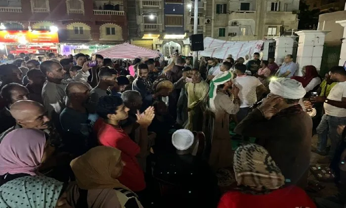 في وجود الولي.. الآلاف يحتفلون بالليلة الأخيرة لمولد أبي العباس المرسي في الإسكندرية