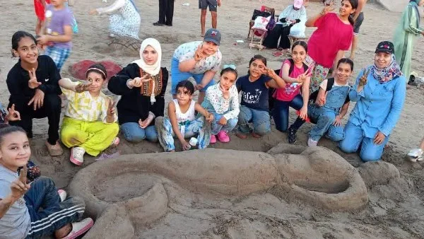 بدء مهرجان فن الرسم على الرمال في رأس البر