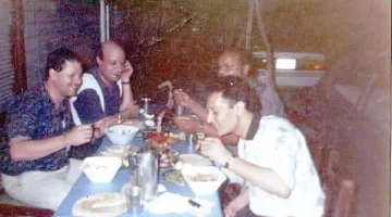 عشوة كوارع: علي الحجار يشارك صورة مع أحمد زويل وسعيد صالح