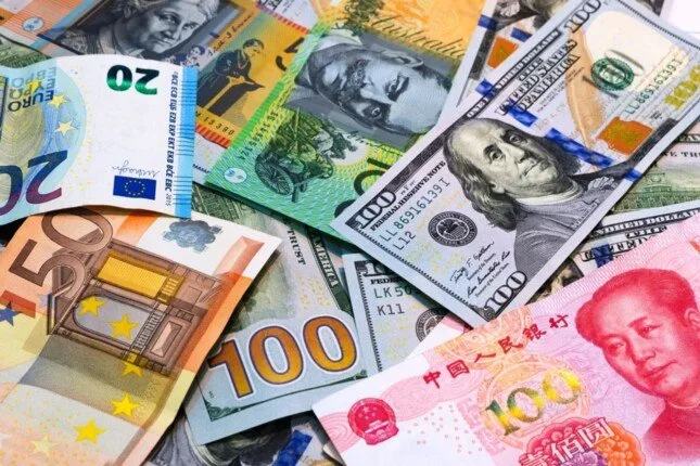 أسعار العملات المحلية والدولية اليوم.. الجمعة 25-7-2025
