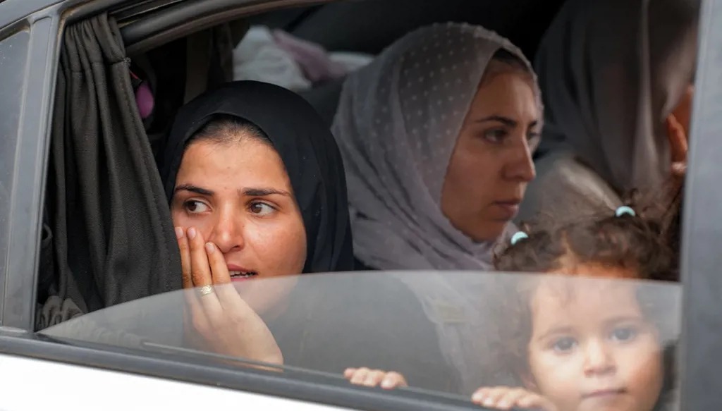 إجلاء عائلات من العشائر (وكالات).