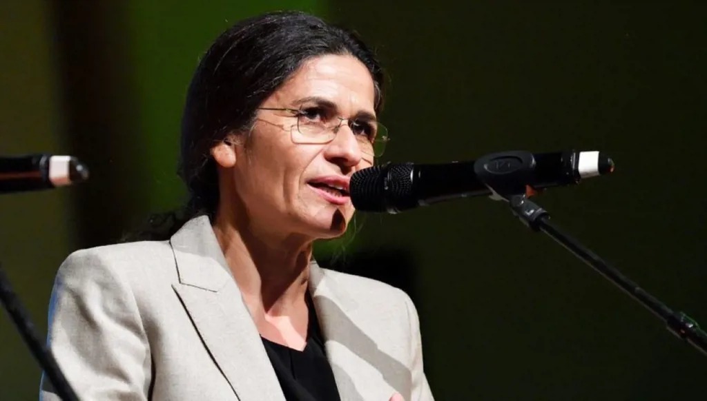 إلهام أحمد، الرئيسة المشتركة لدائرة العلاقات الخارجية في الإدارة الذاتية لمناطق شمال وشرق سوريا (أ ف ب)