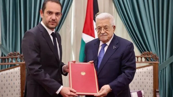 فرنسا تسلم رسالة ماكرون الرسمية للسلطة الفلسطينية تمهيداً للاعتراف الكامل بدولة فلسطين