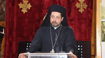 الأنبا باخوم يجتمع بشباب الإيبارشية في اللقاء السابع من سلسلة الرداء