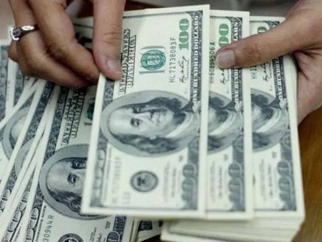 سعر الدولار اليوم الجمعة في البنوك المصرية