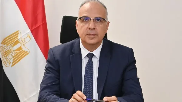 وزير الموارد المائية يراقب جهود حماية السواحل المصرية ويشجع على تسهيل إجراءات تراخيص الاستثمار وزير الموارد المائية يراقب جهود حماية السواحل المصرية ويشجع على تسهيل إجراءات تراخيص الاستثمار