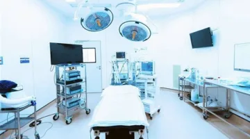 نجمة عربية تجري عملية جراحية لإزالة ورم في البنكرياس في ألمانيا.. وإجراء فحوصات لتحديد نوعه