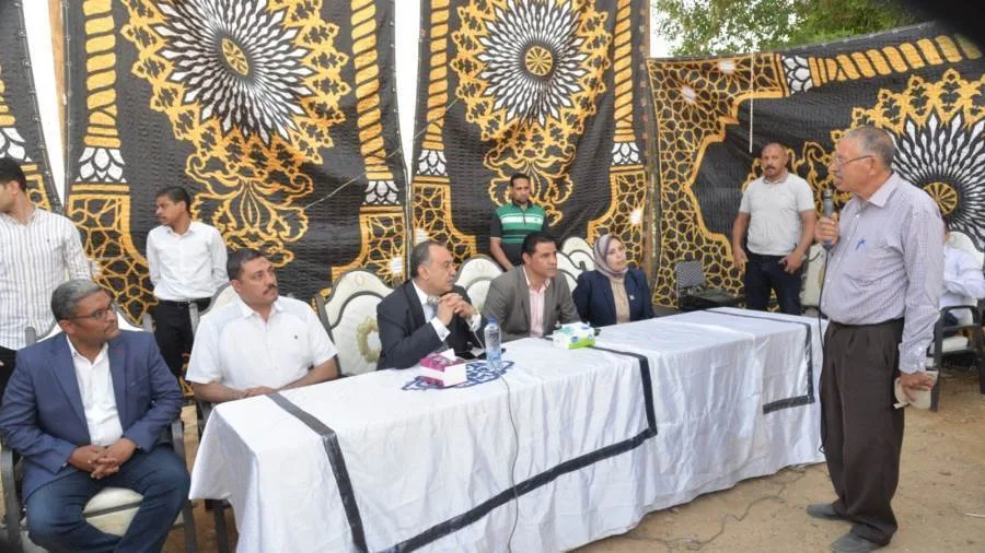 محافظ أسيوط يوجه بتنفيذ مجموعة من الإجراءات الفورية والحلول العاجلة لتطوير قرية مير الجديدة. محافظ أسيوط يوجه بتنفيذ مجموعة من الإجراءات الفورية والحلول العاجلة لتطوير قرية مير الجديدة.