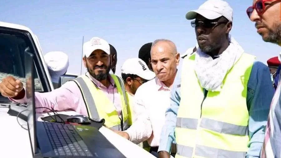 وزير البنية التحتية في تشاد يتفقد أعمال المسح الطوبوغرافي لطريق يربط بين مصر وليبيا وتشاد