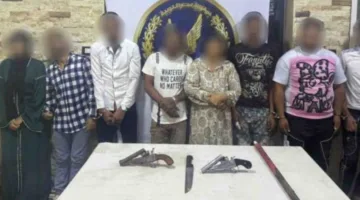القبض على طرفي مشاجرة في القاهرة بتهمة حيازتهم أسلحة نارية وسكاكين.