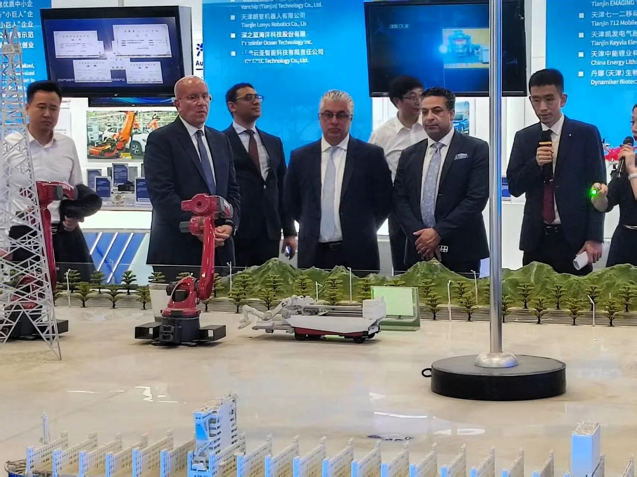 رئيس هيئة قناة السويس الاقتصادية يستطلع فرص التعاون من خلال زيارة ميناء تيانجين رئيس هيئة قناة السويس الاقتصادية يستطلع فرص التعاون من خلال زيارة ميناء تيانجين
