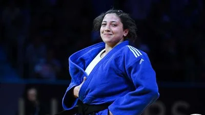 الاتحاد الدولي للجودو يكرم صفا سليمان بعد وصولها إلى المرتبة الثالثة عالميًا في الترتيب. الاتحاد الدولي للجودو يكرم صفا سليمان بعد وصولها إلى المرتبة الثالثة عالميًا في الترتيب.