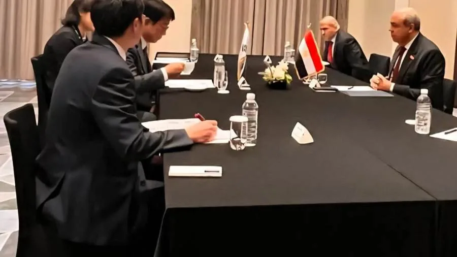 وزير الطيران المدني يجري اجتماعات ثنائية مع مسؤولي قطاع الطيران الكوري لاستكشاف آفاق التعاون.