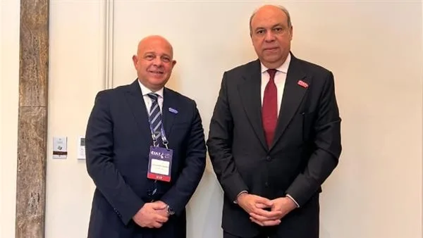 وزير الطيران يناقش مع المسؤولين الكوريين الجنوبيين تطوير المطارات والتقنيات الرقمية. وزير الطيران يناقش مع المسؤولين الكوريين الجنوبيين تطوير المطارات والتقنيات الرقمية.
