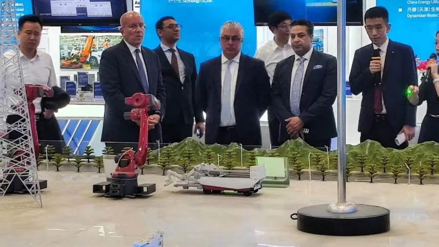 رئيس هيئة قناة السويس الاقتصادية يقوم بزيارة منطقة تيانجين الاقتصادية ويتفقد ميناء تيانجين لاستكشاف فرص التعاون. رئيس هيئة قناة السويس الاقتصادية يقوم بزيارة منطقة تيانجين الاقتصادية ويتفقد ميناء تيانجين لاستكشاف فرص التعاون.