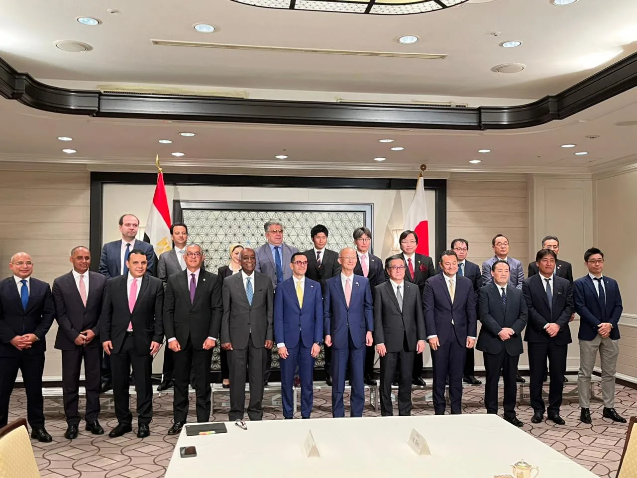 الخطيب يجتمع مع ممثلي أربع شركات يابانية لمناقشة مشاريعهم وخططهم الاستثمارية في مصر