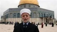 قوات الاحتلال تعتقل إمام المسجد الأقصى