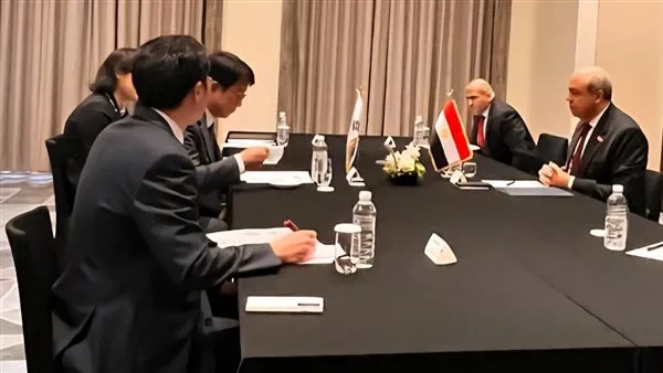 وزير الطيران المدني يجري محادثات ثنائية مع مسؤولي قطاع الطيران الكوري لاستكشاف سبل التعاون الممكنة. وزير الطيران المدني يجري محادثات ثنائية مع مسؤولي قطاع الطيران الكوري لاستكشاف سبل التعاون الممكنة.