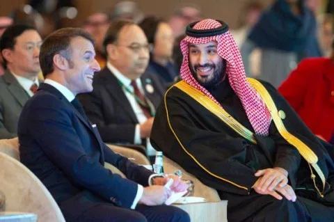 هل تراجعت السعودية عن حماسها للمشروع؟ “تقديرات أردنية”: التحركات الفرنسية تجاه “حل الدولتين” تحتاج إلى دعم وتعزيز.. ألمانيا “تمرر” ووعدت بالانضمام.. بريطانيا “تتخذ الحذر” وإسبانيا الأكثر جرأة وواشنطن “تراقب وتعترض”.
